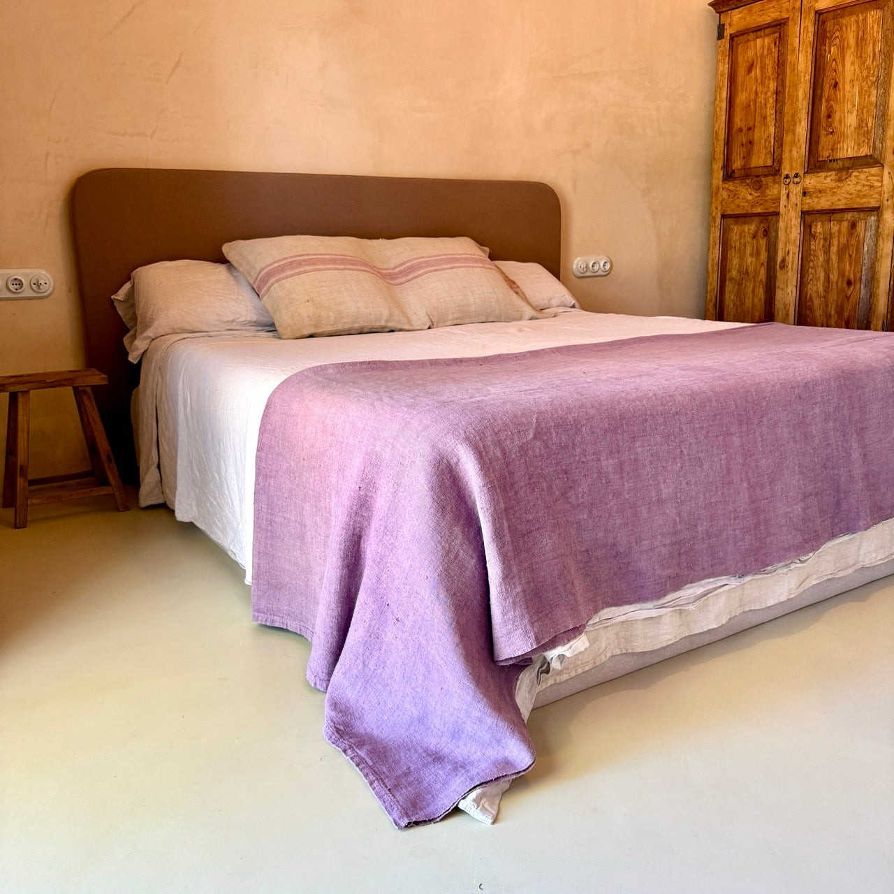 COLCHA DE LINO ANTIGUO PÚRPURA
