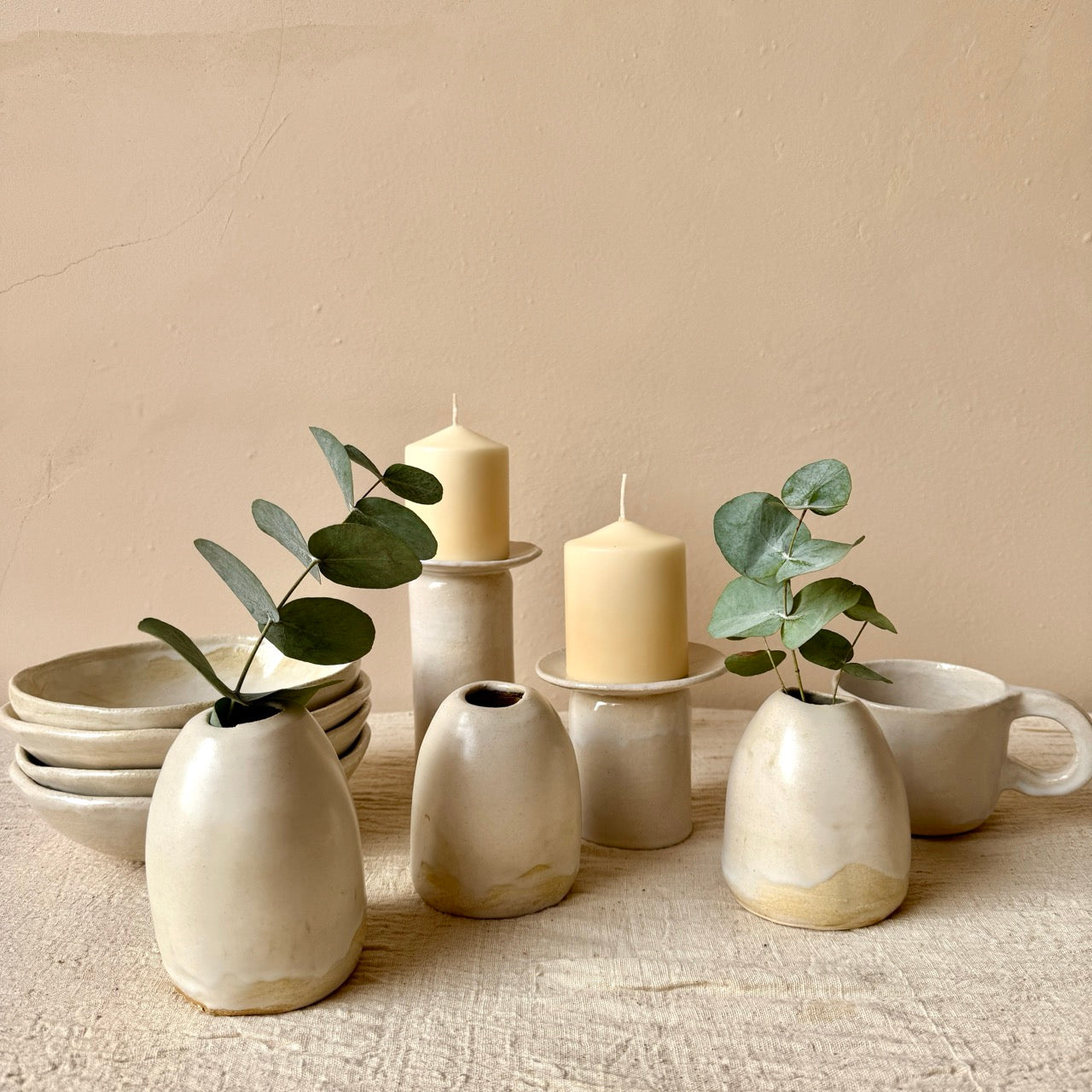 TAZA DE CERÁMICA ARTESANA Y FORMA ORGÁNICA