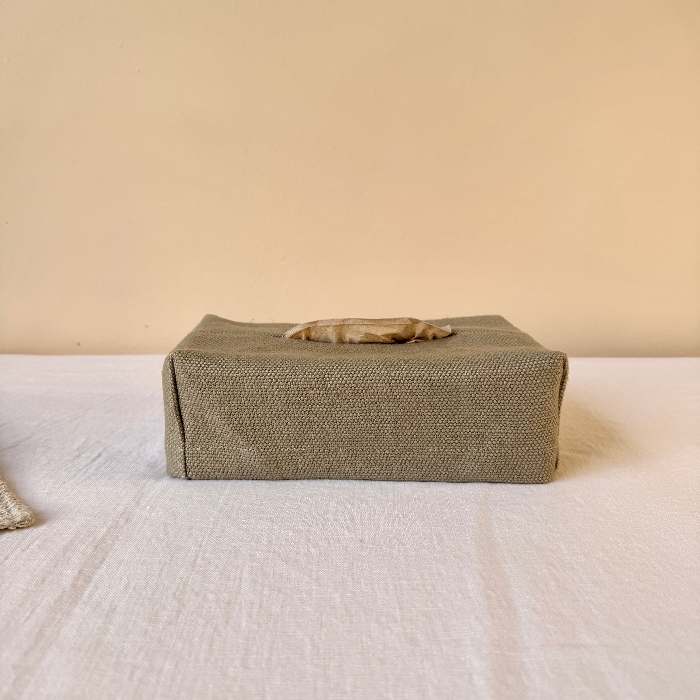 FUNDA CAJA DE PAÑUELOS DE LINO VERDOSO