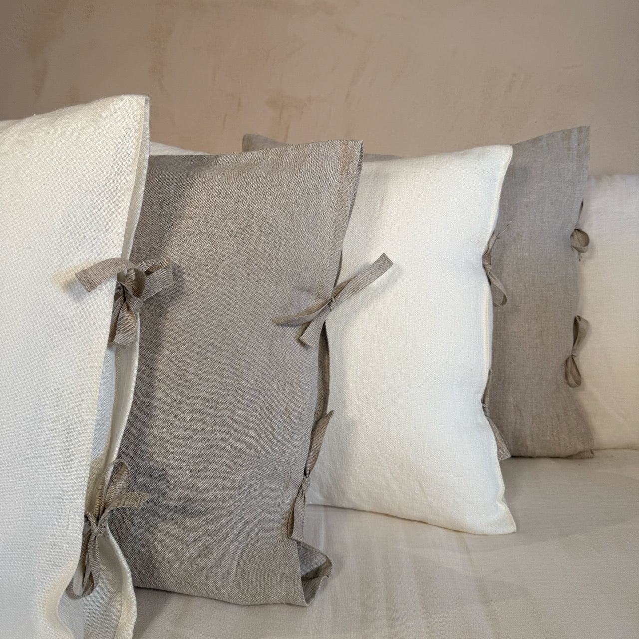 FUNDA DE COJÍN LINO BLANCO CON LAZOS 50x50