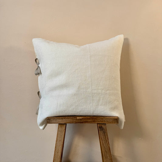 FUNDA DE COJÍN LINO BLANCO CON LAZOS 50x50