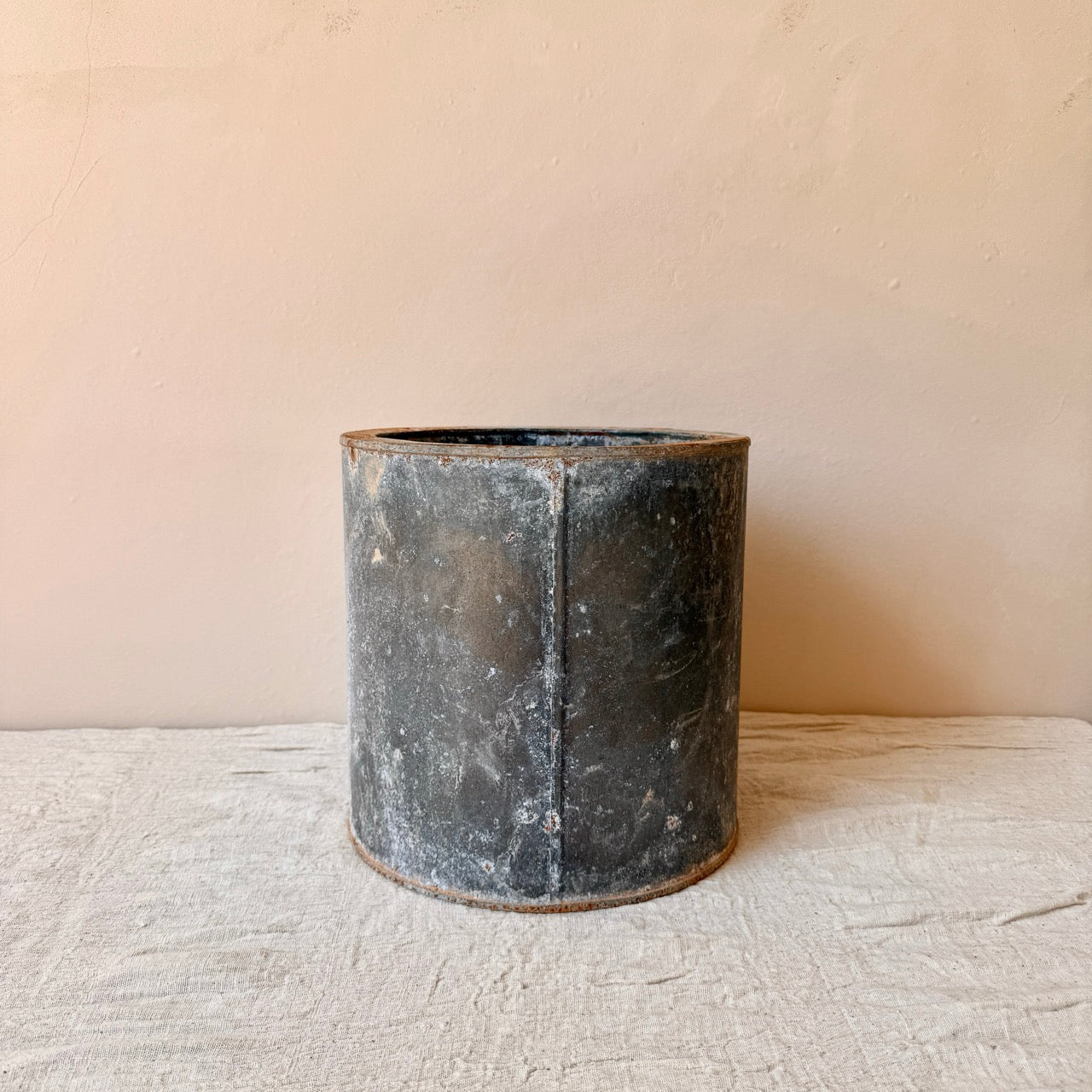 MACETA METAL PEQUEÑA