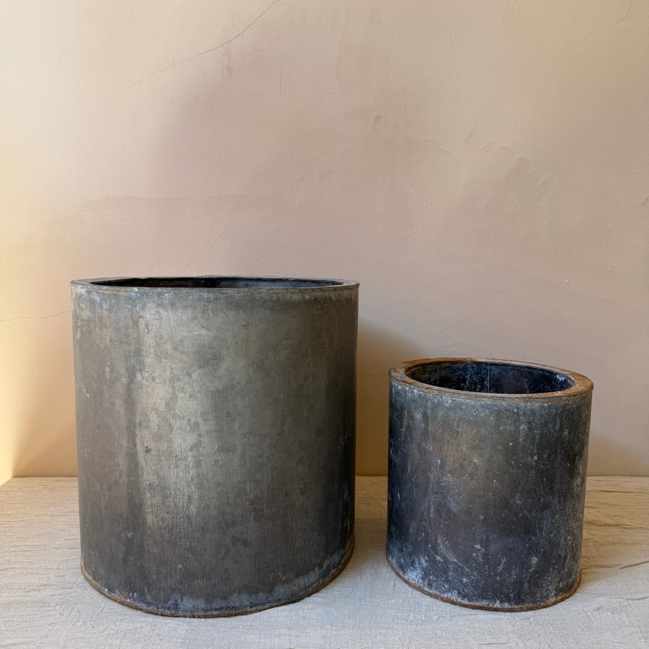 MACETA METAL PEQUEÑA