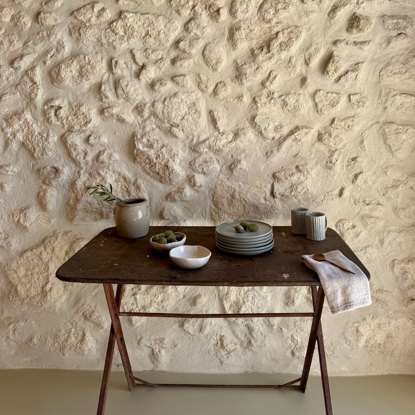 MESA DE HIERRO PLEGABLE FRANCESA